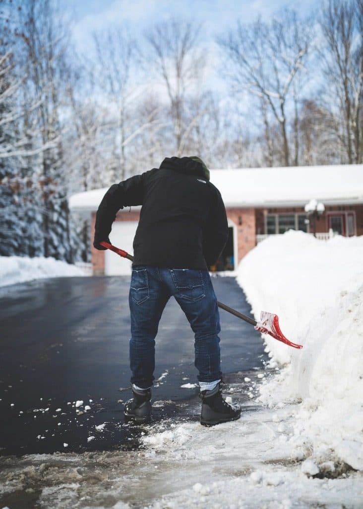 Uppfart och gångar snöfria